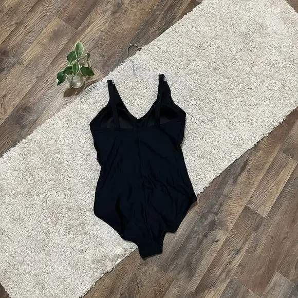 Speedo Size 12 Black Ruched V-Neck Built-In Bra Performance One Piece Swimsuit - Picture 5 of 6